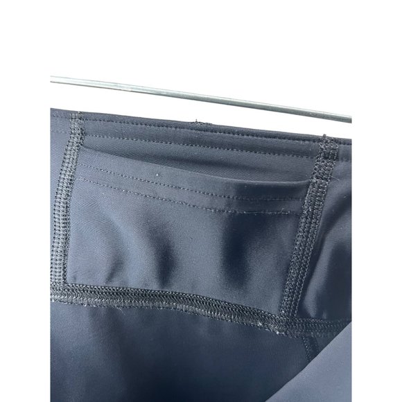 Under Armour black women’s Capri pants no size tag size small stretch inside poc - Picture 5 of 6